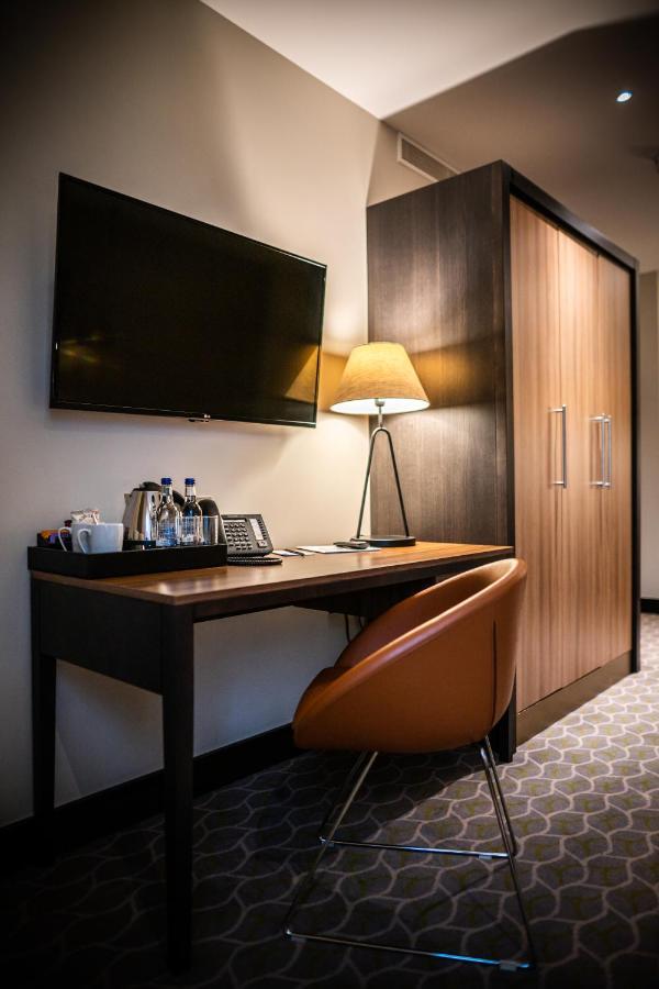The Warwickshire Hotel And Country Club Leek Wootton Dış mekan fotoğraf